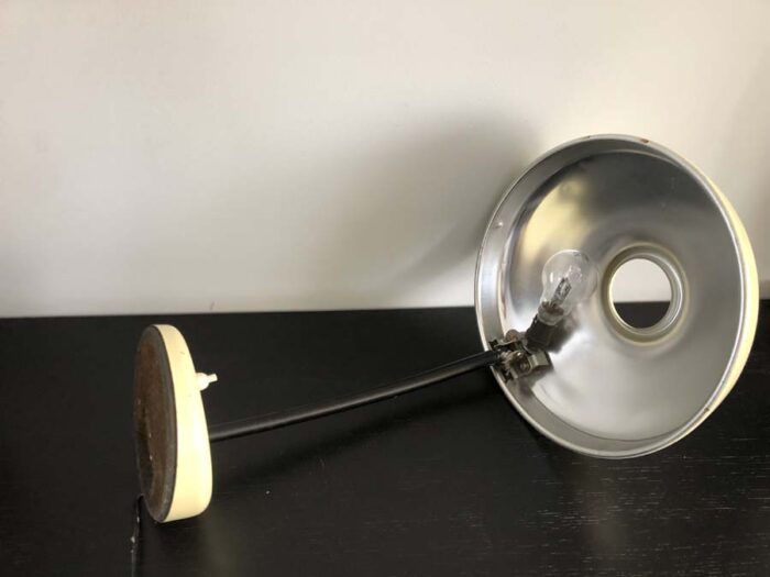 Lampe de bureau des années 60 beige en métal – Image 9